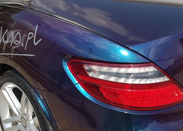 Zmiana koloru nadwozia samochodu Mercedes SLK Branding
